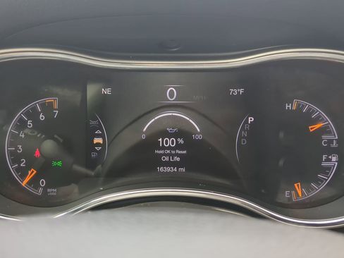 Used 2021 Jeep Grand Cherokee Laredo X image 25