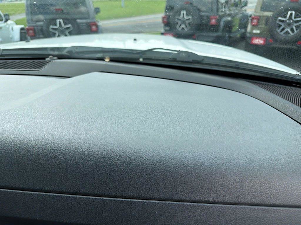 Used 2018 RAM 2500 Tradesman w/ Chrome Appearance Group AWD/4WD image 24