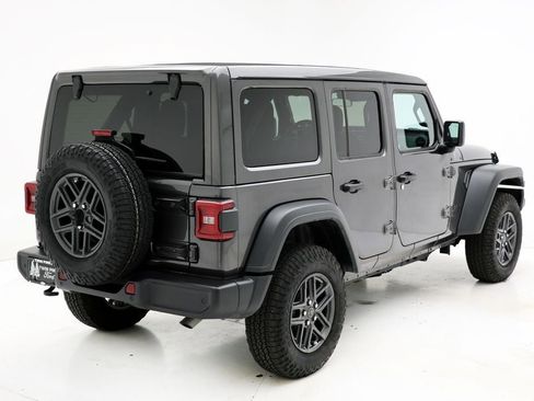 Used 2025 Jeep Wrangler Sport S image 9