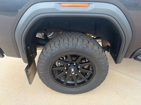 Used 2025 GMC Sierra 2500 AT4X AWD/4WD image 8