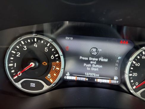 Used 2019 Jeep Renegade Trailhawk w/ Cold Weather Group II image 8