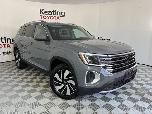 Used 2025 Volkswagen Atlas SEL AWD/4WD image 3