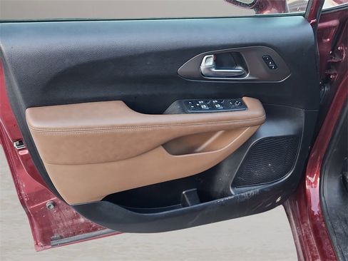 Used 2020 Chrysler Pacifica Limited w/ Advanced Safetytec Group image 14