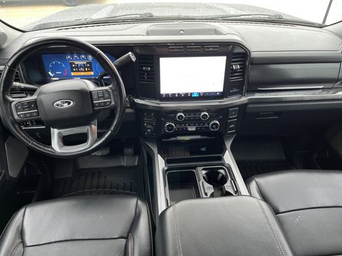 Used 2024 Ford F250 Lariat w/ Black Appearance Package image 5