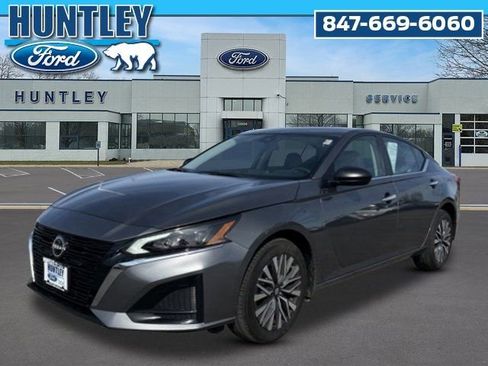 Used 2024 Nissan Altima 2.5 SV AWD/4WD image 1