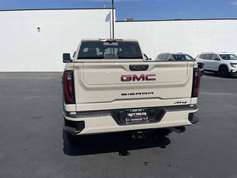 New 2026 GMC Sierra 2500 AT4 w/ AT4 Premium Plus Package AWD/4WD image 5