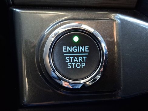 Certified 2022 Ford F150 XLT w/ Equipment Group 302A High image 21