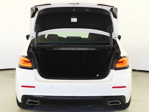 Certified 2023 BMW 530i w/ Convenience Package RWD image 10