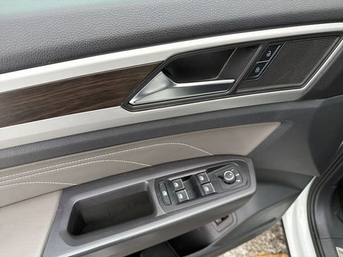 Used 2023 Volkswagen Atlas SE image 15