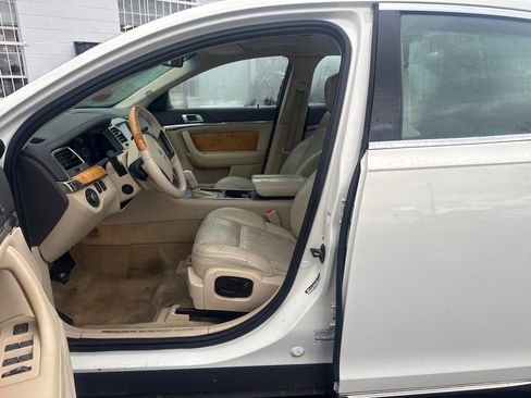 Used 2012 Lincoln MKS AWD image 10