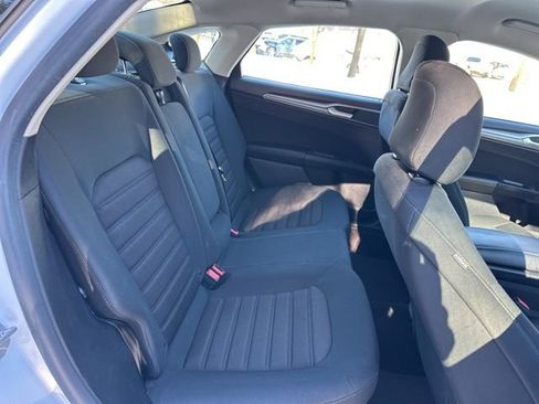 Used 2020 Ford Fusion SE image 28