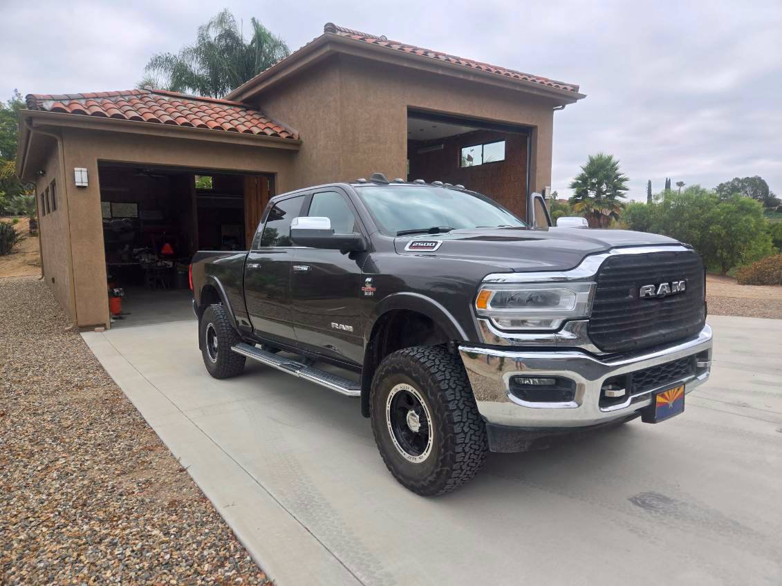 Used 2019 RAM 2500 Laramie AWD/4WD image 2