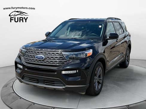 Used 2024 Ford Explorer XLT w/ Equipment Group 202A AWD/4WD image 7