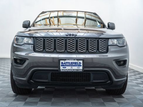 Used 2021 Jeep Grand Cherokee Laredo X AWD/4WD image 2
