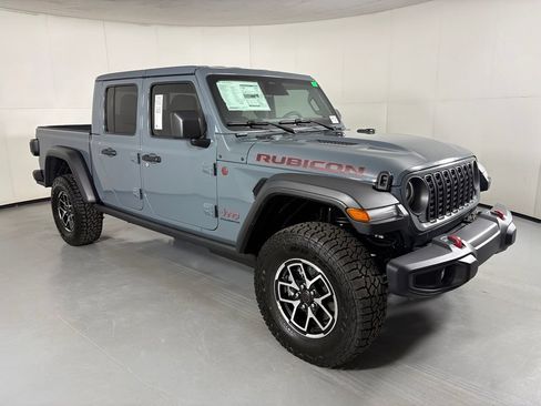New 2026 Jeep Gladiator Rubicon w/ Steel Power Dome Hood Package AWD/4WD image 2
