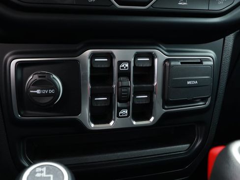 Used 2023 Jeep Gladiator Sport AWD/4WD image 19