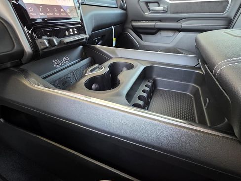 New 2026 RAM 1500 Laramie AWD/4WD image 24