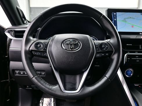 Used 2022 Toyota Venza XLE AWD/4WD image 25
