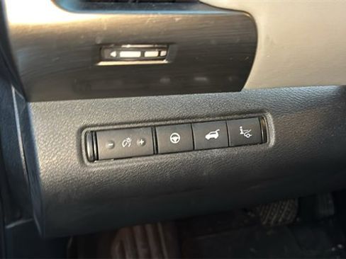 Used 2022 Nissan Pathfinder Platinum w/ Cargo Package image 12