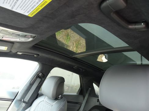 New 2025 Genesis GV70 3.5T Sport w/ Sport Advanced Package image 11