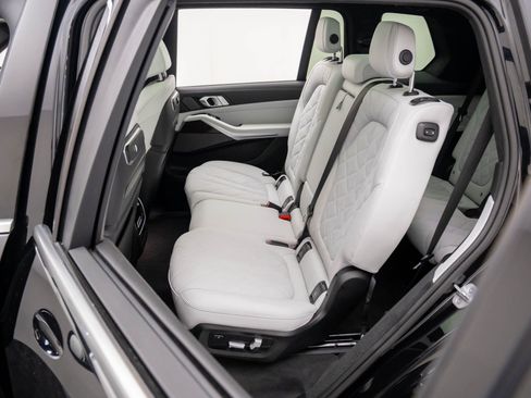 Used 2024 BMW X7 xDrive40i image 16