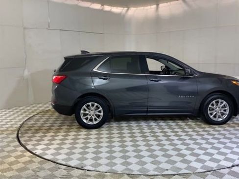 Used 2020 Chevrolet Equinox LT w/ Driver Convenience Package image 9