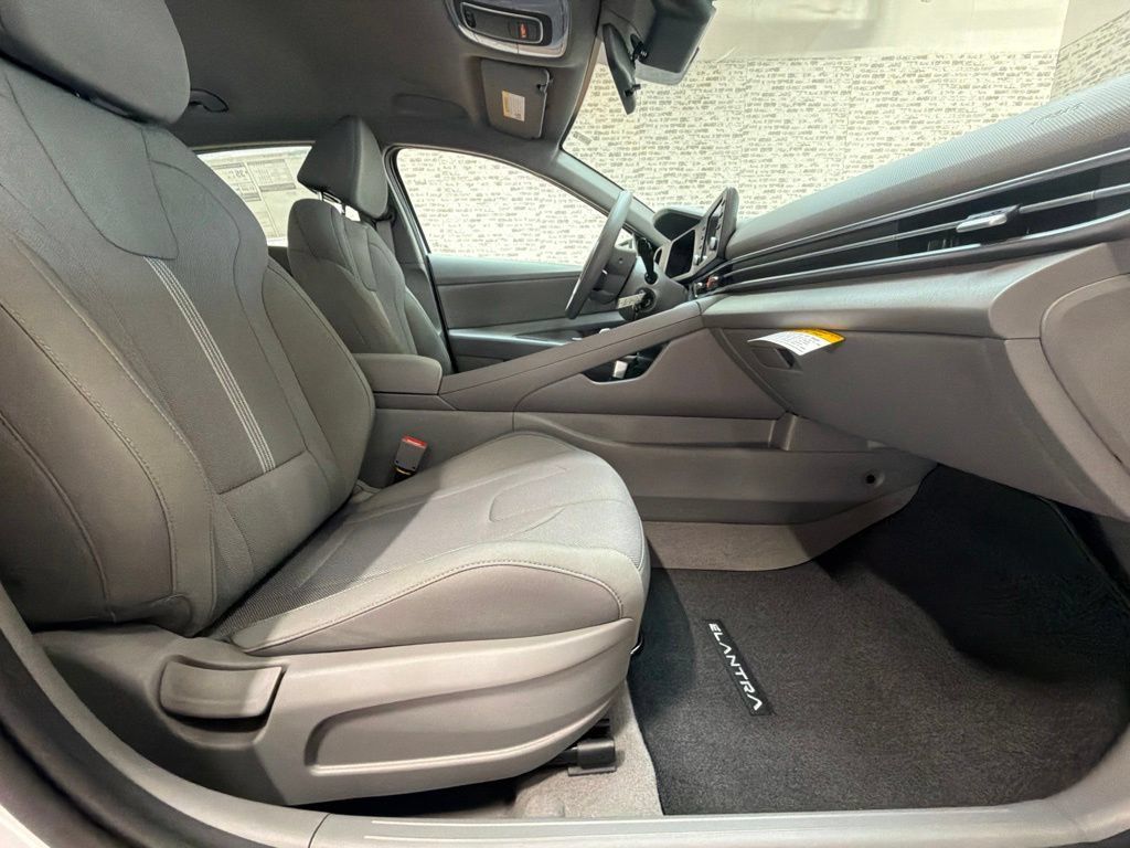 New 2026 Hyundai Elantra SE FWD image 11
