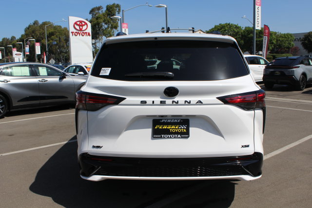 Certified 2026 Toyota Sienna XSE FWD image 13