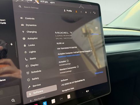 Used 2026 Tesla Model Y Long Range image 19