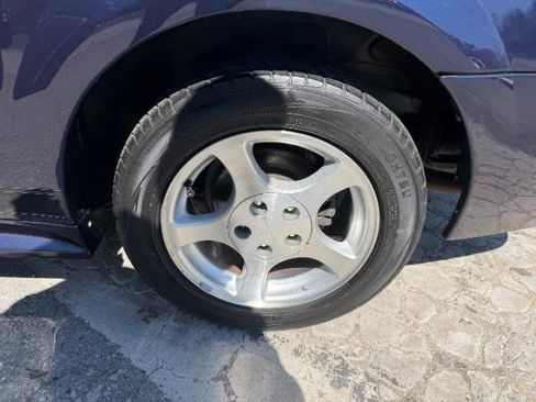 Used 2002 Ford Mustang Deluxe Coupe image 12