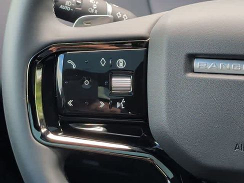 Used 2025 Land Rover Range Rover Evoque Dynamic SE image 22