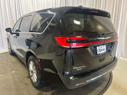 New 2026 Chrysler Pacifica Select image 26