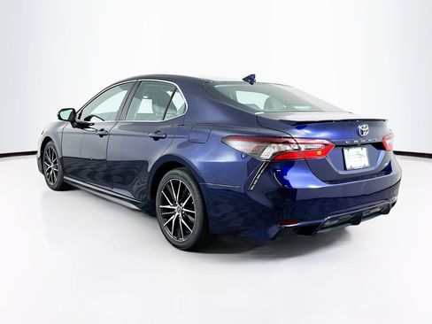 Used 2021 Toyota Camry SE FWD image 5
