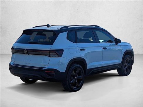 New 2025 Volkswagen Taos SE AWD/4WD image 2