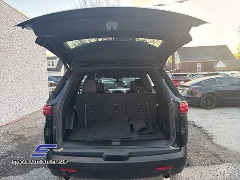 Used 2022 Chevrolet Traverse RS image 8