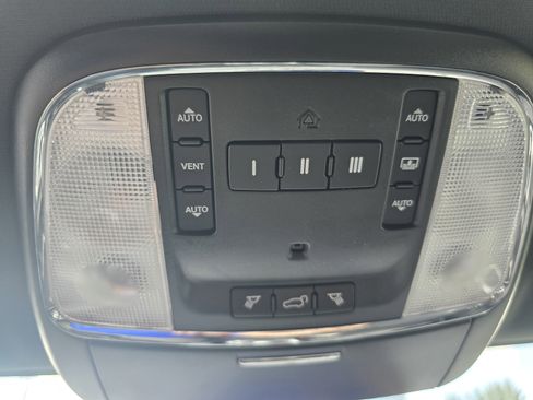 Used 2016 Jeep Grand Cherokee High Altitude AWD/4WD image 36