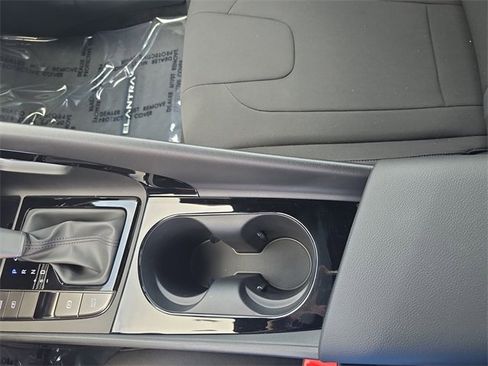 New 2025 Hyundai Elantra SEL image 21