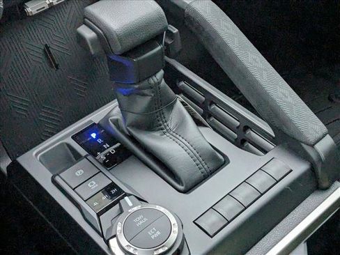 Used 2025 Toyota Tacoma SR5 image 12