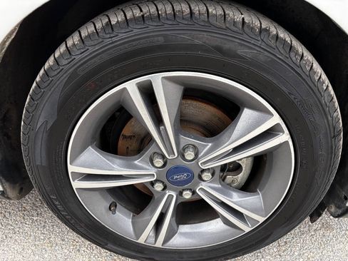 Used 2014 Ford Focus SE w/ SE Sport Package FWD image 22