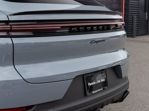 Certified 2026 Porsche Cayenne Base image 12