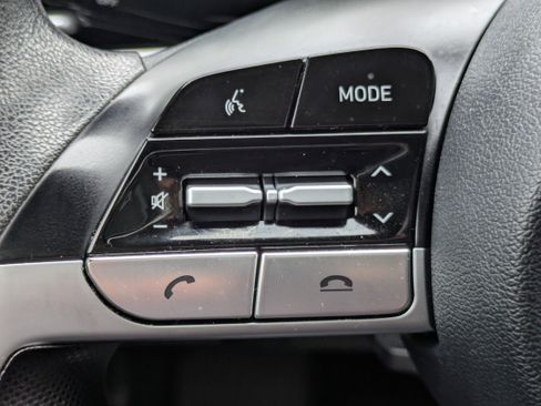 Used 2023 Hyundai Elantra SE FWD image 14