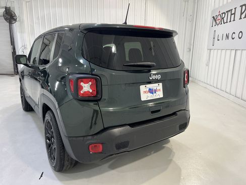 Used 2021 Jeep Renegade Sport image 4