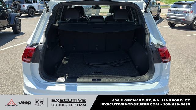 Used 2023 Volkswagen Tiguan SE R-Line AWD/4WD image 25