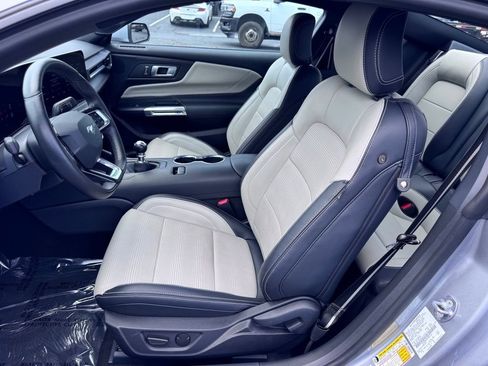 Used 2025 Ford Mustang GT Premium RWD image 34