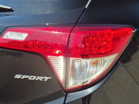 Used 2022 Honda HR-V Sport image 11