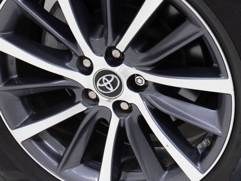 Used 2019 Toyota Highlander XLE AWD/4WD image 69