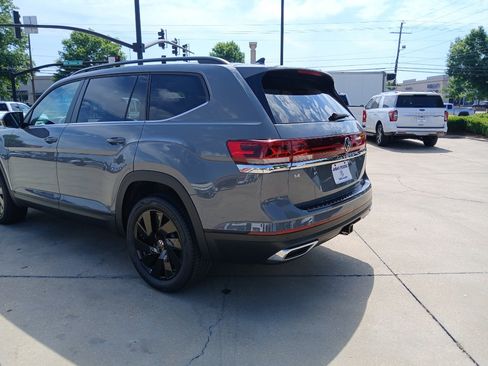 New 2026 Volkswagen Atlas SE FWD image 5