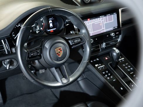 Certified 2023 Porsche Macan AWD/4WD image 15
