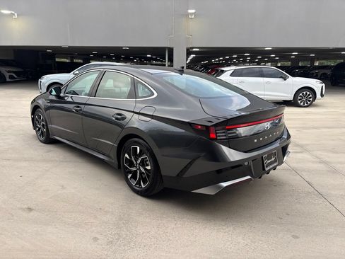 Used 2025 Hyundai Sonata SEL FWD image 10