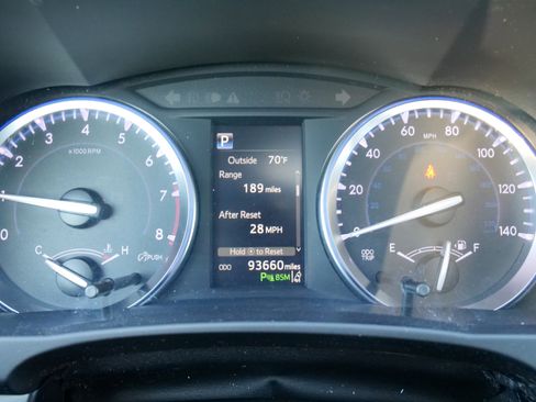 Used 2017 Toyota Highlander Limited Platinum image 25